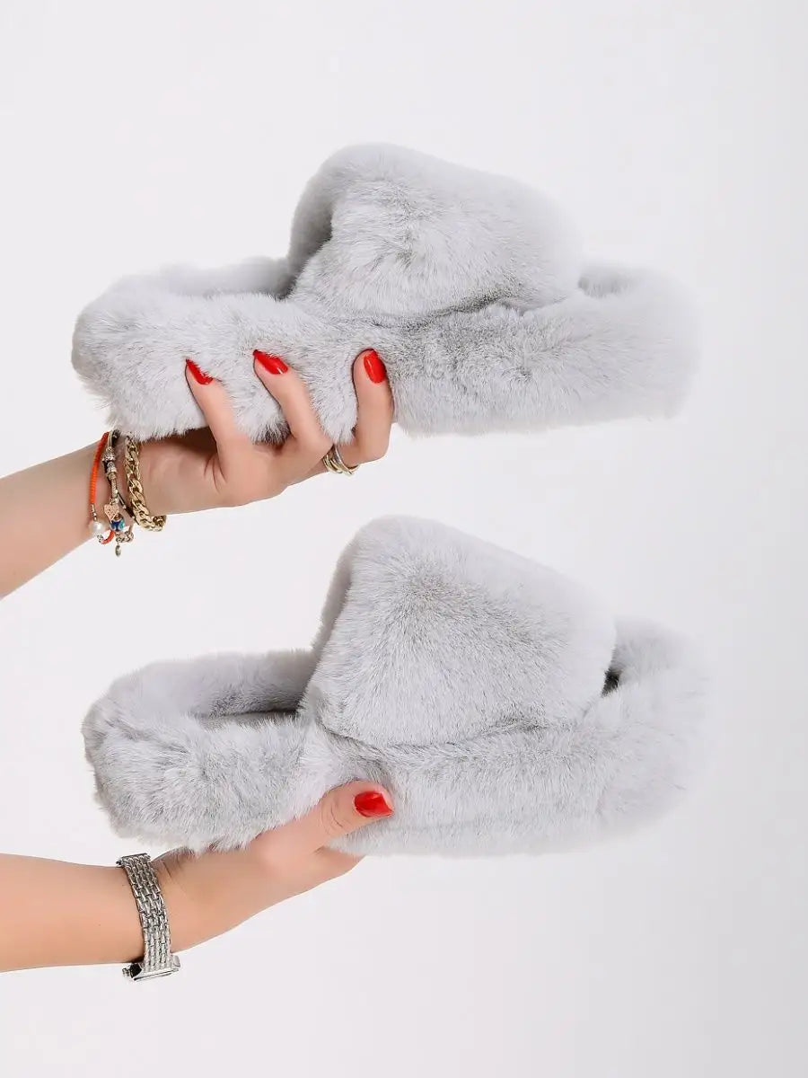 MAYA - FLUFFY SLIPPERS