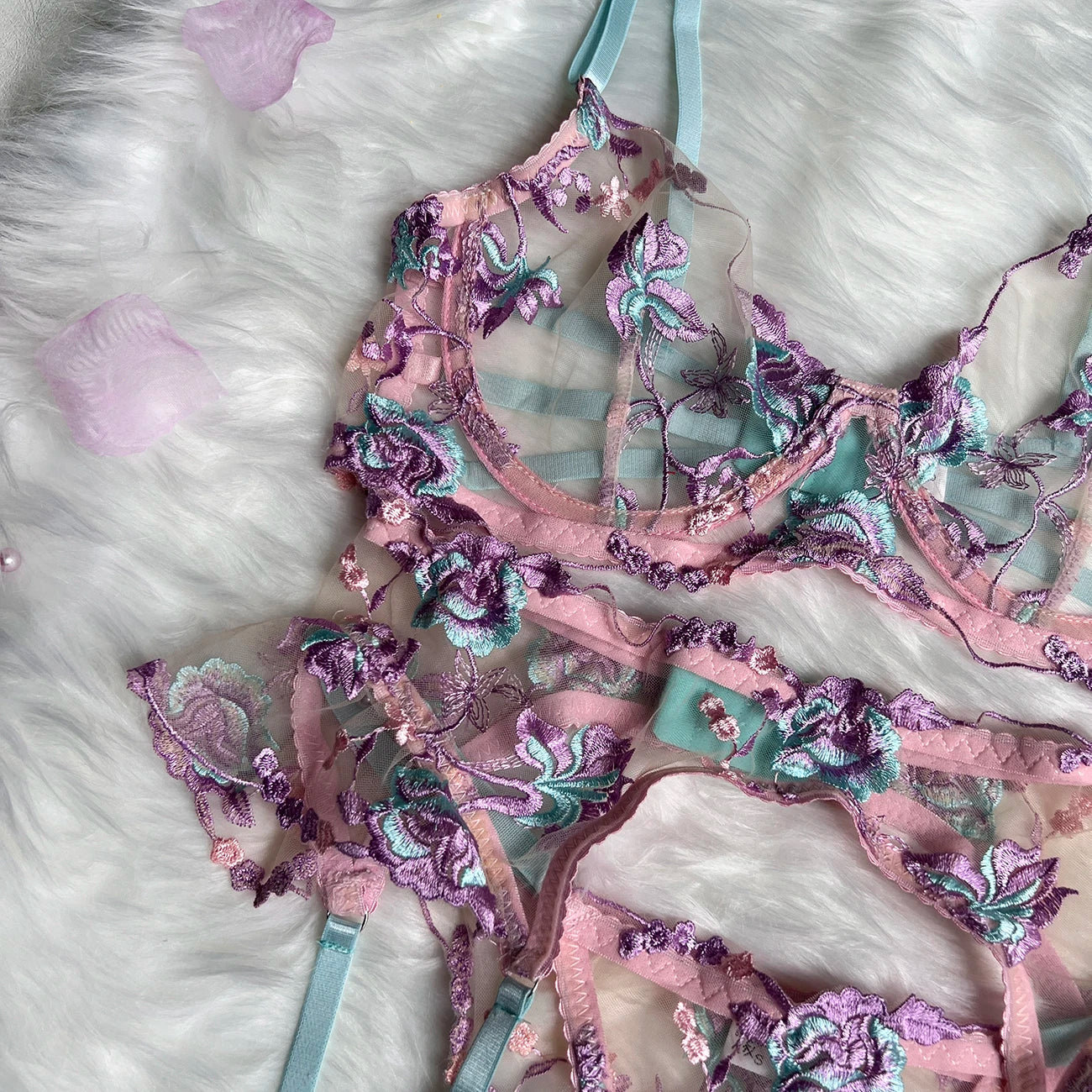 VICTORIA - PASTEL LINGERIE SET