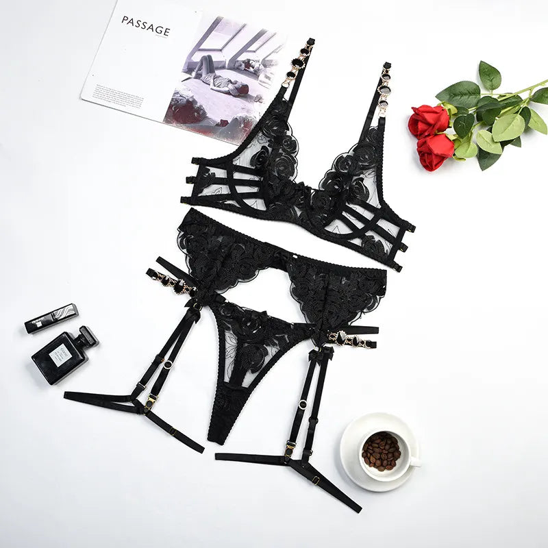 CASSANDRA - LACE LINGERIE SET