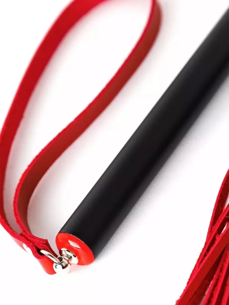 ONALIA - LEATHER WHIP
